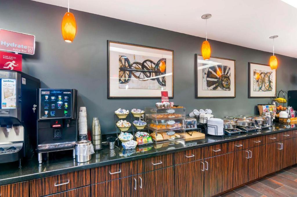 Best Western Plus Olathe Hotel Esterno foto
