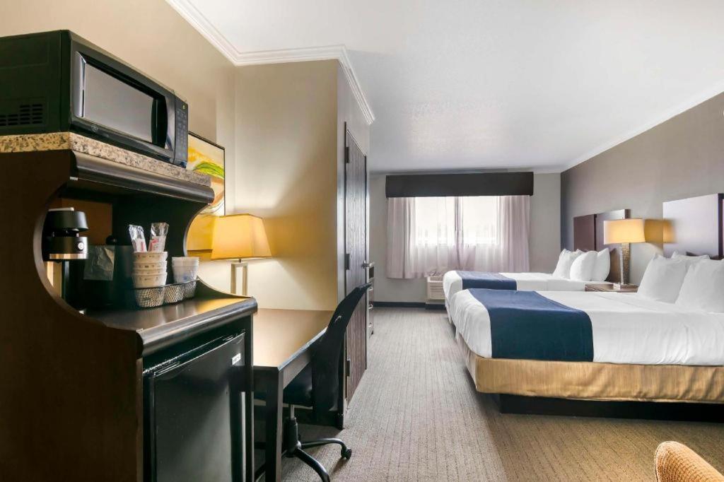 Best Western Plus Olathe Hotel Esterno foto