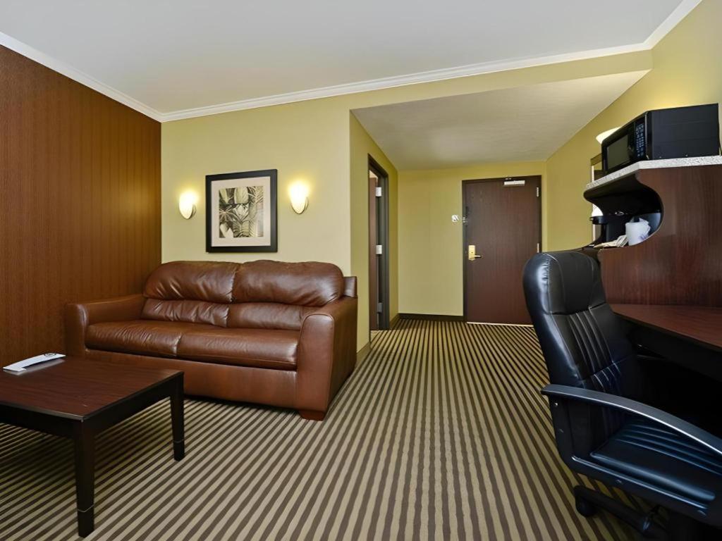 Best Western Plus Olathe Hotel Esterno foto