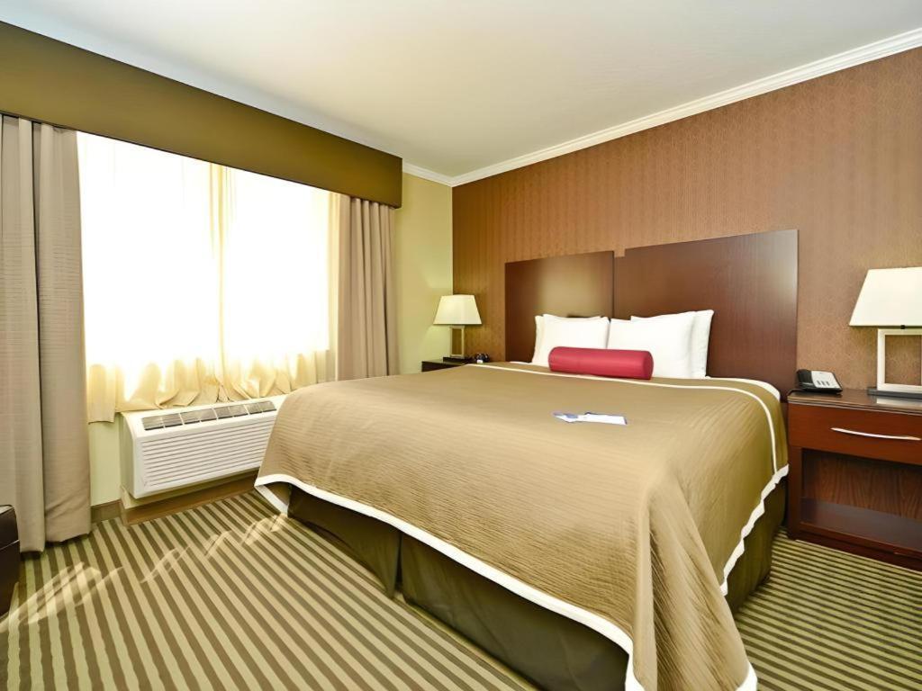 Best Western Plus Olathe Hotel Esterno foto