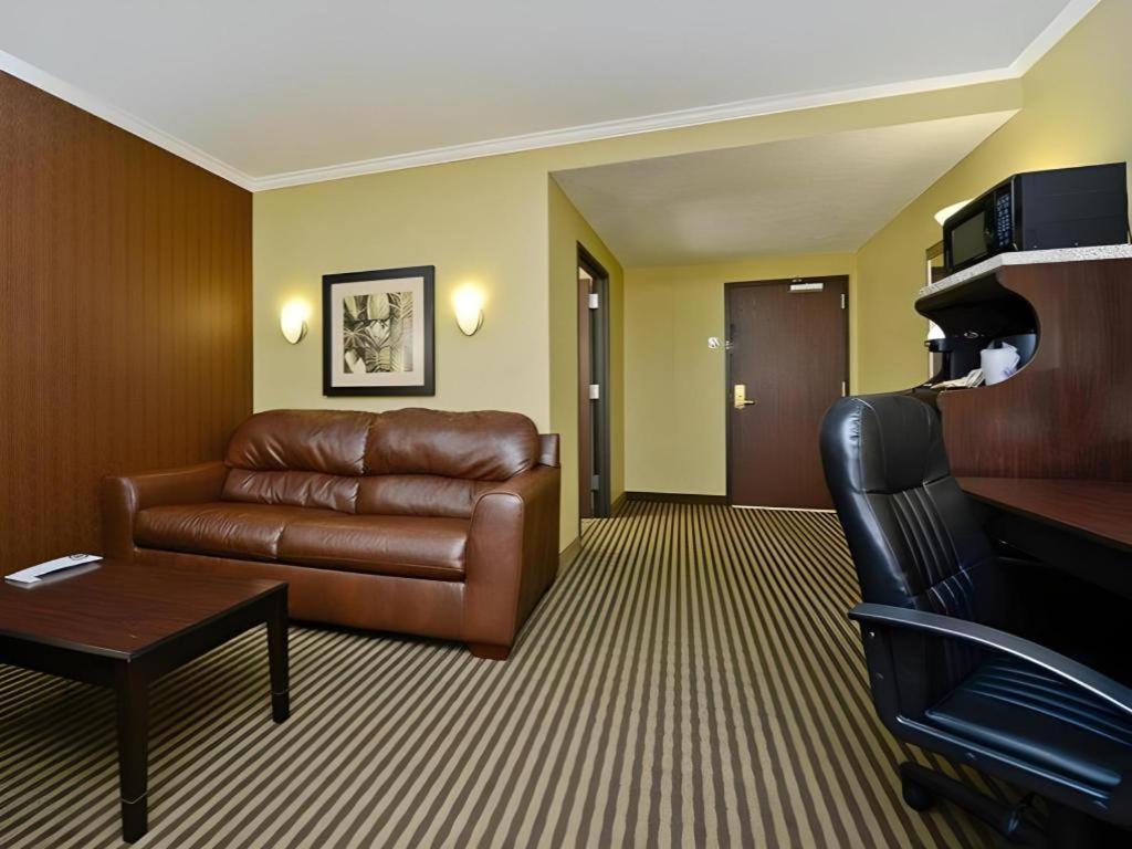 Best Western Plus Olathe Hotel Esterno foto