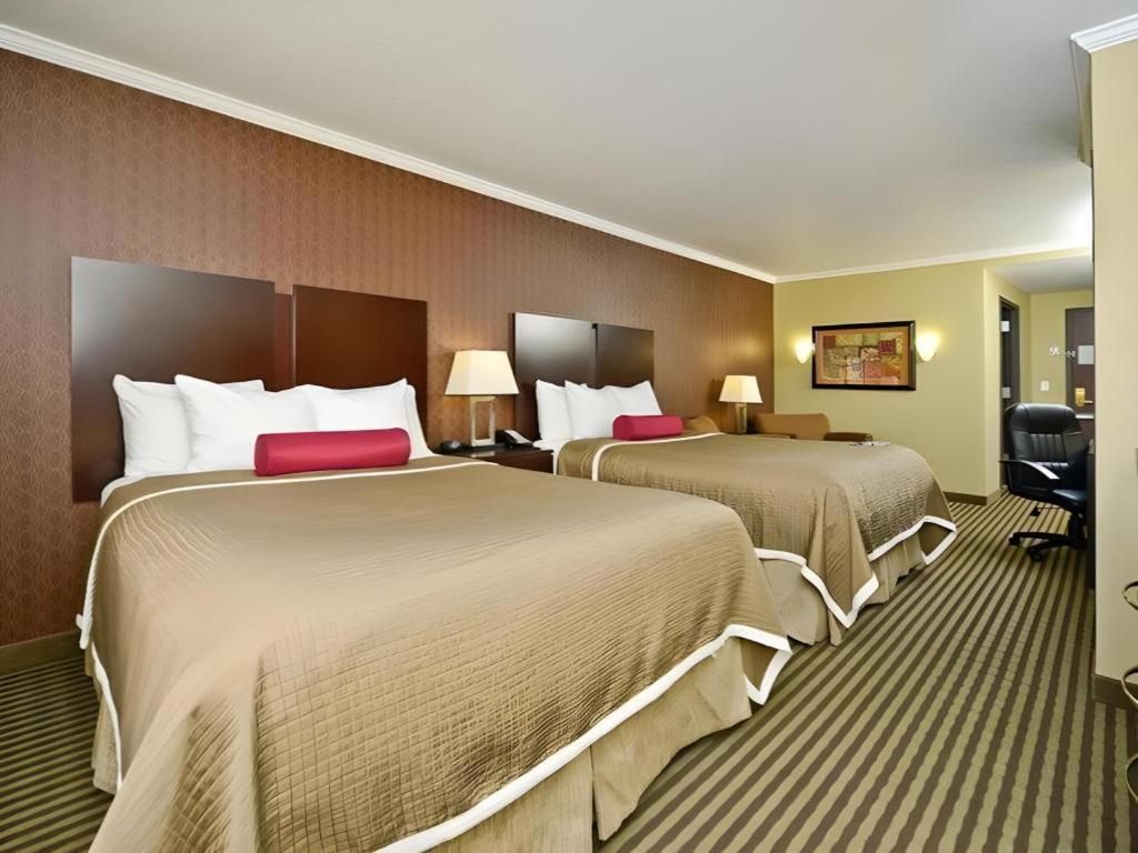 Best Western Plus Olathe Hotel Esterno foto