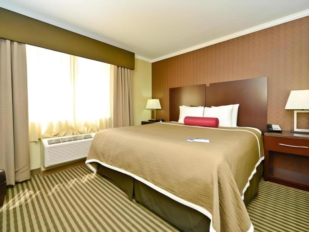 Best Western Plus Olathe Hotel Esterno foto